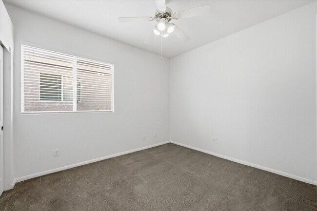 Building Photo - Exquisite 5-bed, 3-bath home w/ spacious 3-car garage offers luxurious living & effortless entert...