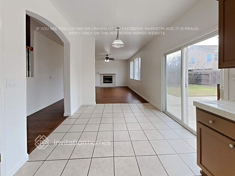 Building Photo - 8205 Carriage Oaks Way