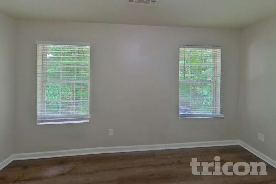 Building Photo - 210 Signet Ct