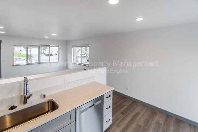 Building Photo - 3519 E 17th Ave