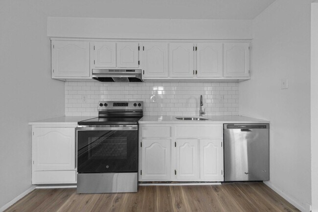 Building Photo - 461 Hale St