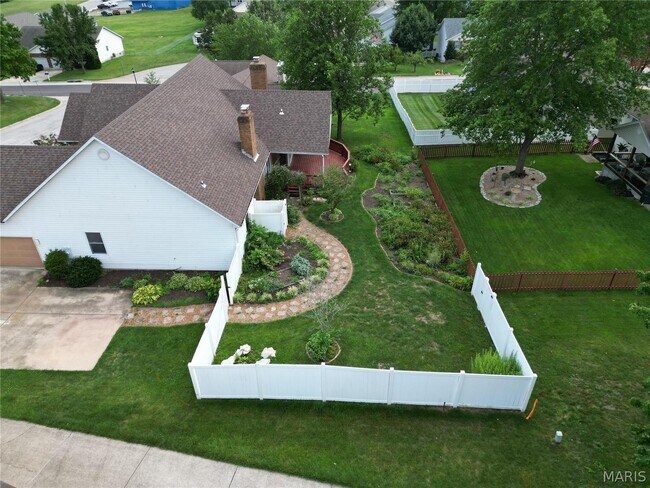 Building Photo - 4 Grayson Ridge Dr
