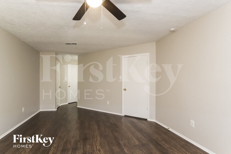 Building Photo - 3818 Rosemont Dr