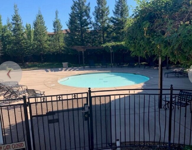 Building Photo - 4257 Thalia Way