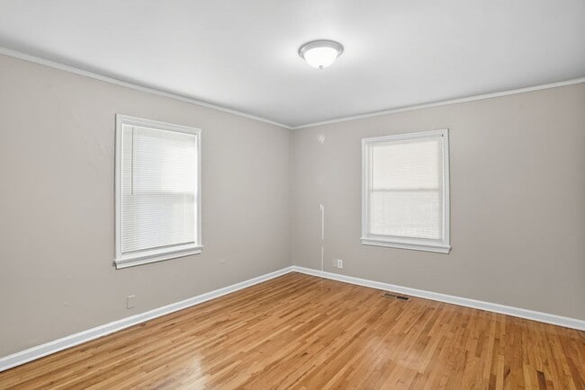 Building Photo - 1644 S Knoxville Ave