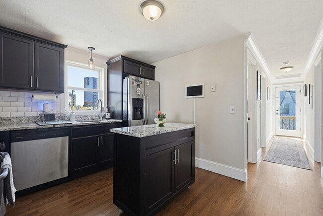 Building Photo - 48 Calumet St