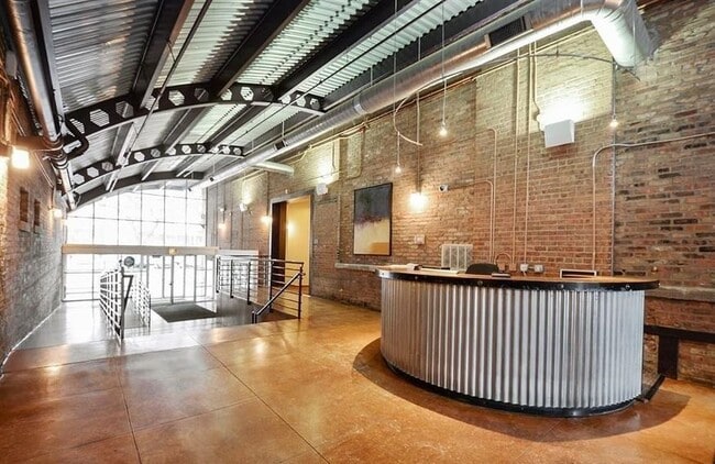 Building Photo - 500 S Clinton St