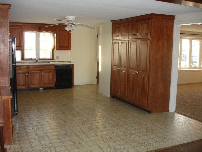 Building Photo - 2 br, 2 bath House - 1001 DEAVER ROAD