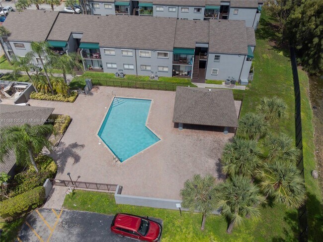 Building Photo - 7429 SW 152nd Ave