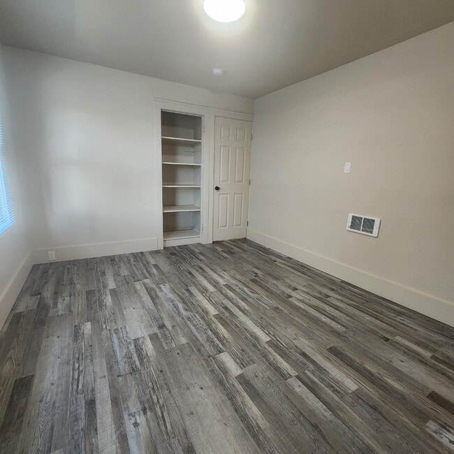 Building Photo - 112 Arvon Ave