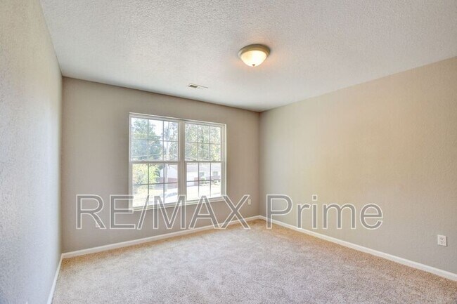 Building Photo - 2513 Masi St