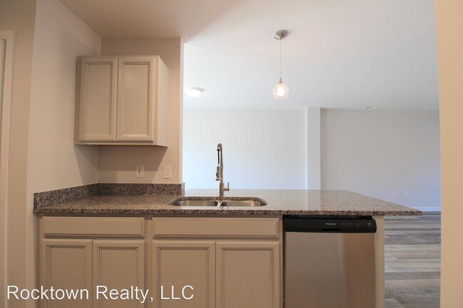 Building Photo - 3 br, 2.5 bath House - 3035 Locust Grove