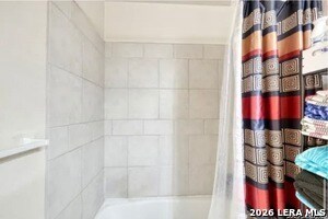 Building Photo - 622 S Oak St