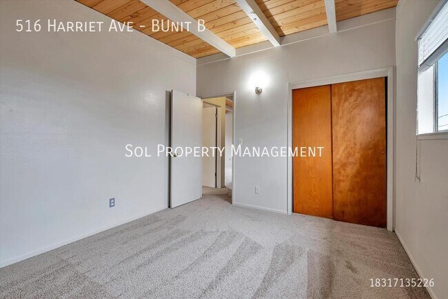 Building Photo - 516 Harriet Ave