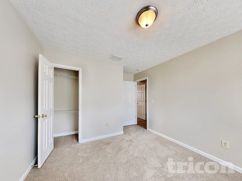 Building Photo - 1475 Watercrest Cir