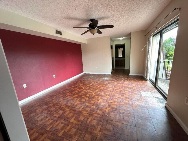 Building Photo - 1006 10th Ln