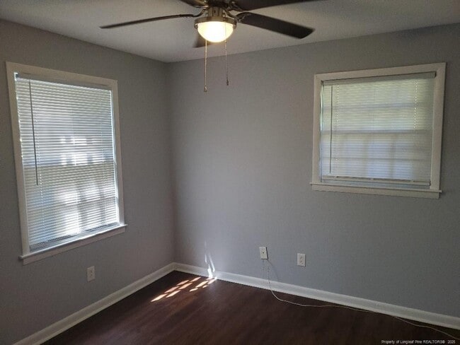 Building Photo - 4215 S Dowfield Dr