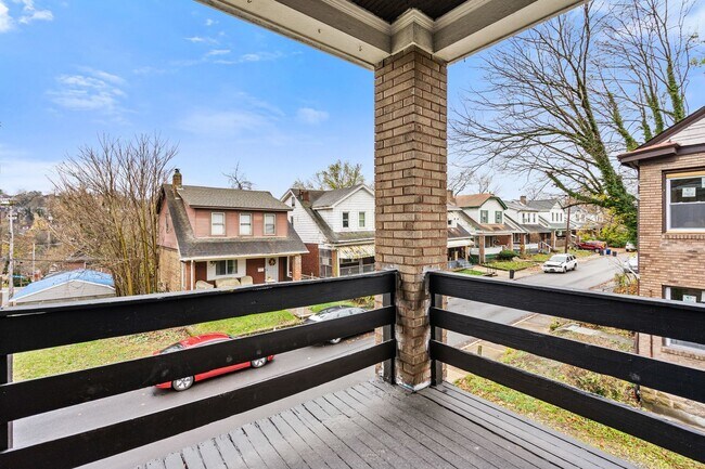 Building Photo - 301 Rochelle St