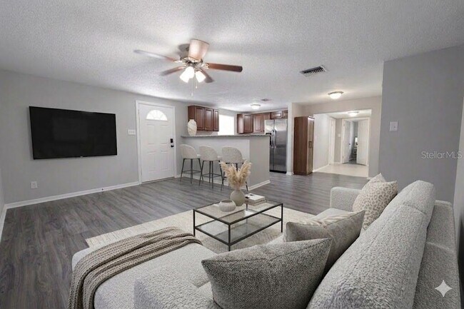 Building Photo - 307 W Woodlawn Ave