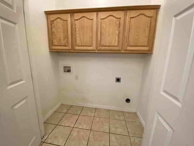 Building Photo - 300-306 East Main Street