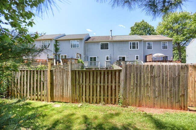 Building Photo - 618 Milford Ct