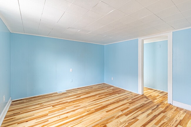 Building Photo - 83 Ridgeway Ave