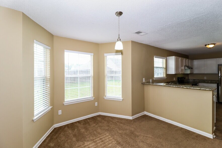 Building Photo - 4551 Blue River Dr
