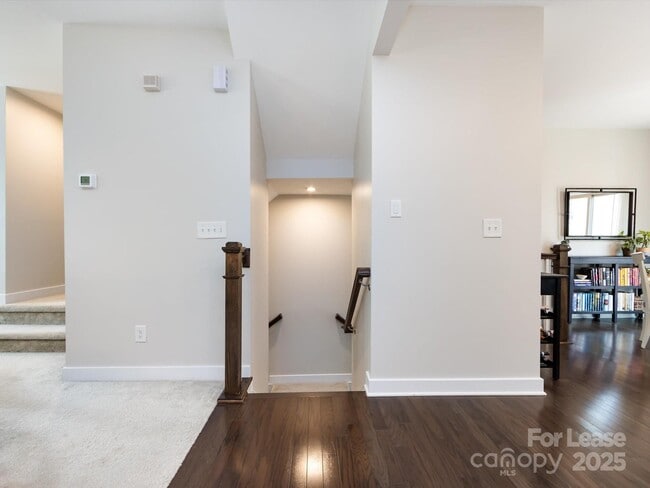 Building Photo - 1839 Shumard Ln