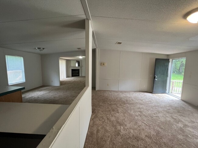 Building Photo - 152 Danibell Lane  - Acreage in Havana!