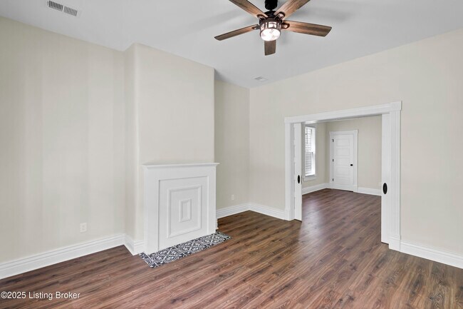 Building Photo - 1426 S Brook St