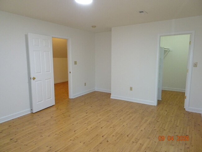 Building Photo - 1350 Jamestown Rd