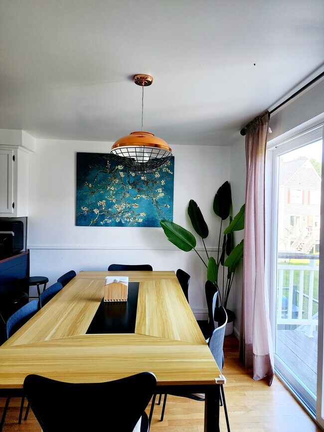 Building Photo - 25 Summit Cir