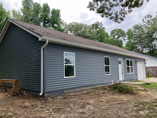 Building Photo - 1313 Blocker Ln