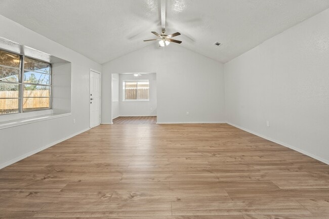 Building Photo - 16426 Forest Bend Ave