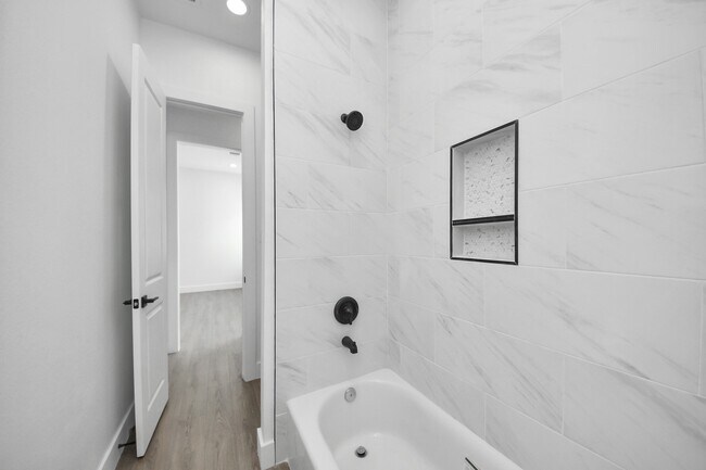 Building Photo - 4133 E Toliver St