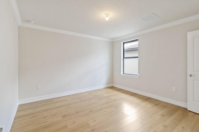 Building Photo - 8289 Vaulting Dr