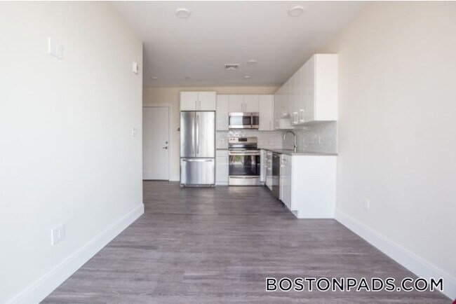 Building Photo - 1065 Tremont St