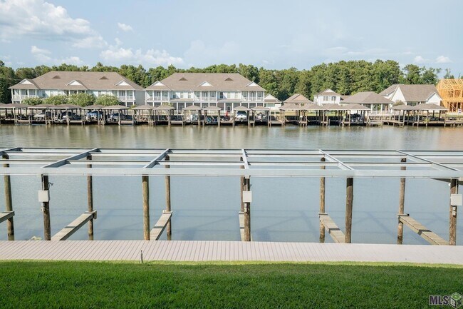 Building Photo - 12386 River Highlands Dr