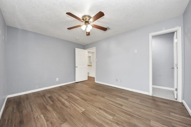 Building Photo - 7414 Battlewood Dr