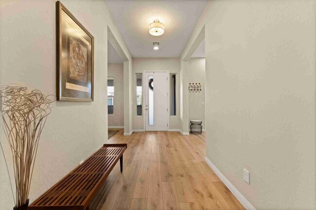 Building Photo - Stunning 5-Bedroom, 4.5-Bath Home in the S...