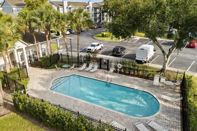 Building Photo - 2550 N Alafaya Trail