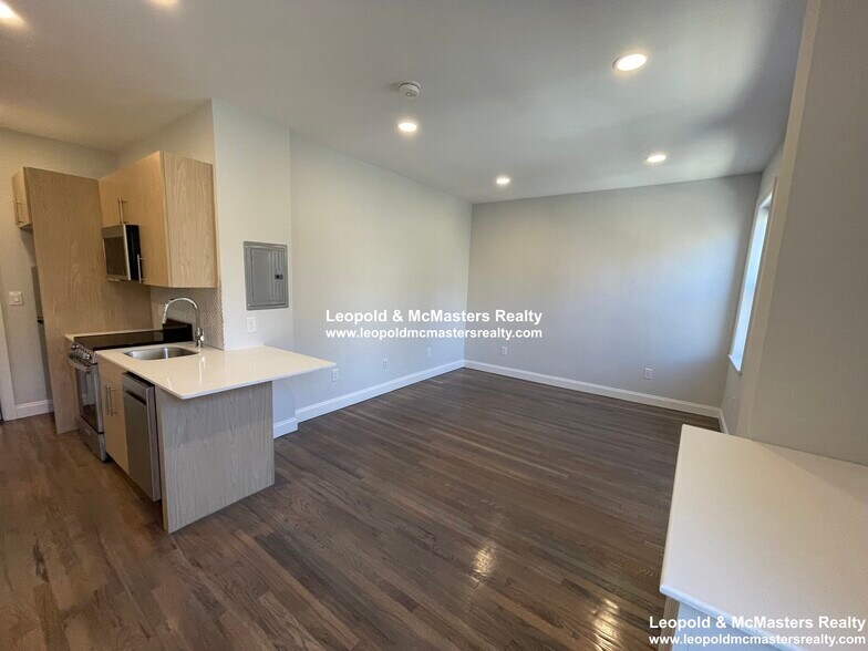 Building Photo - 29 Queensberry St