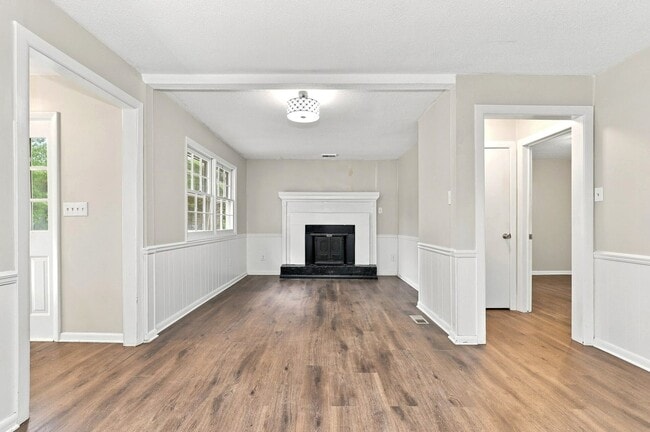 Building Photo - 8611 Belews Creek Rd