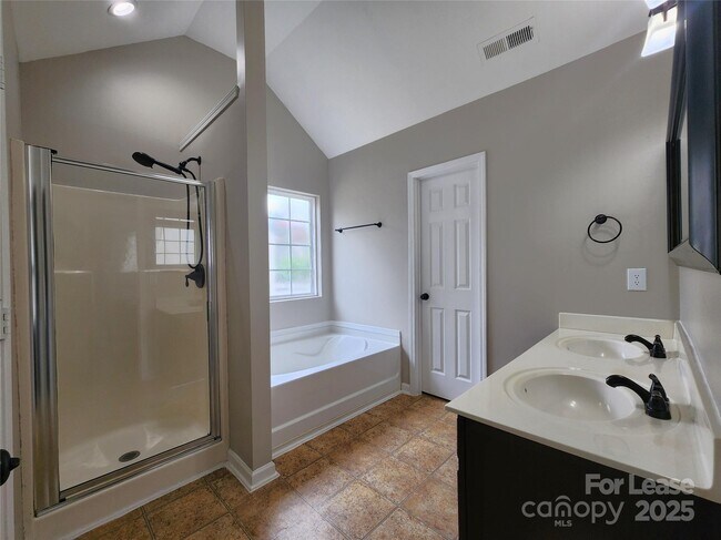 Building Photo - 3303 Reid Brook Ln