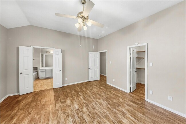 Building Photo - 5 Paddock Pines Pl