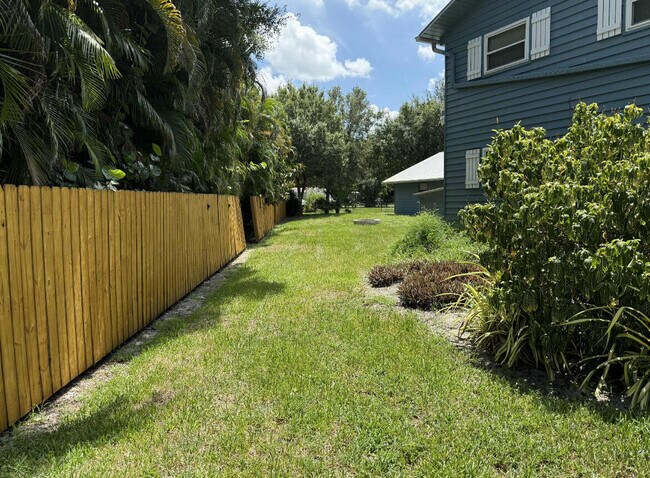 Building Photo - 5409 Cassia Dr