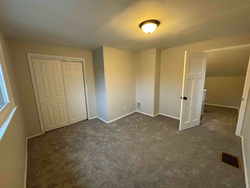 Building Photo - 2804 Lowry Ave N