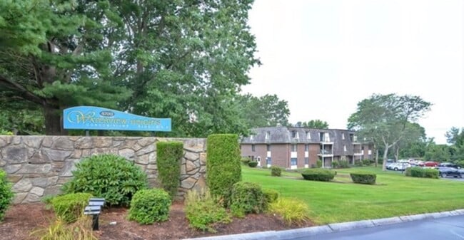 Building Photo - 4700 N Main St