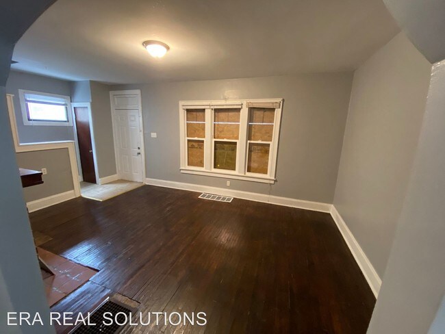 Building Photo - 3 br, 1 bath House - 151 S. Burgess Ave.