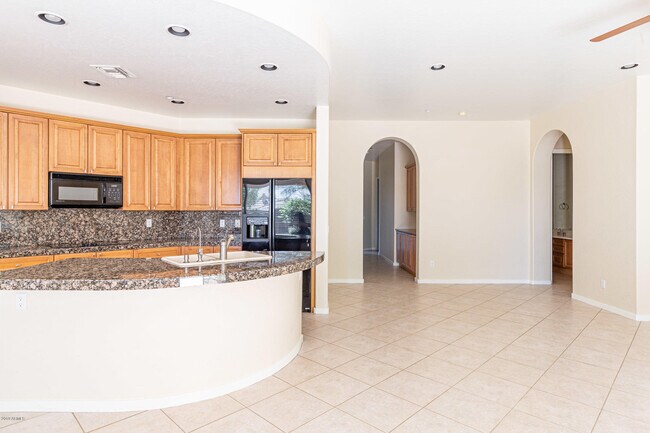 Building Photo - 11183 E Beck Ln